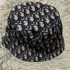 Dior bucket hat